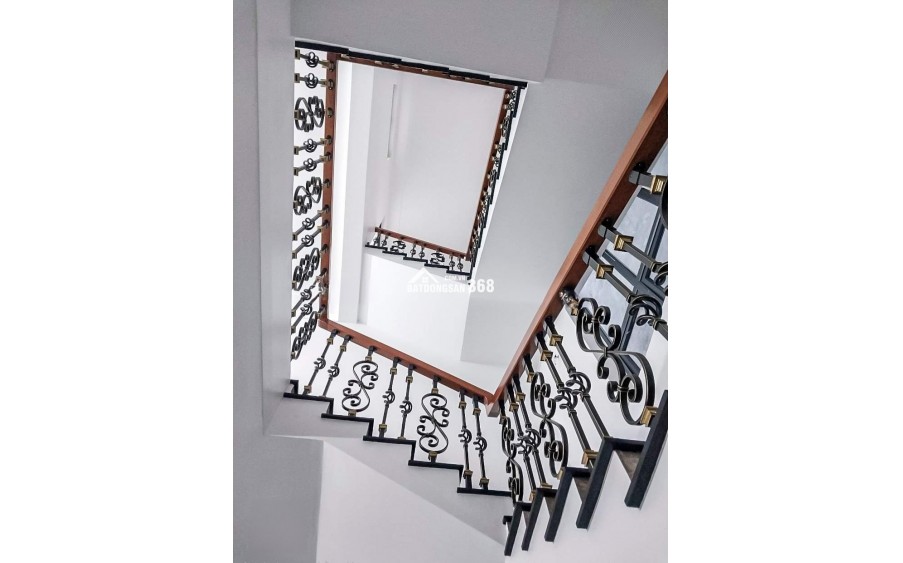 Mình cho thuê nhà mới, hai cửa đi, 96m2_ 5T; vỉa hè, Minh Khai-31 Tr